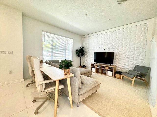 10251 HIGHLINE CREST STREET, Orlando, FL 32832