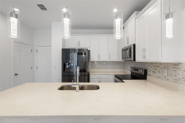 10251 HIGHLINE CREST STREET, Orlando, FL 32832