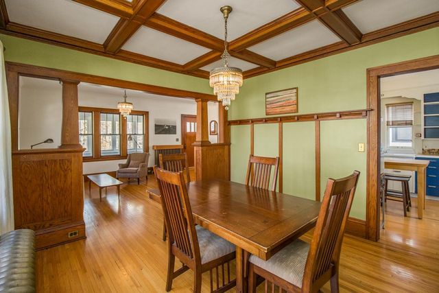 935 Saint Clair Avenue, Saint Paul, MN 55105