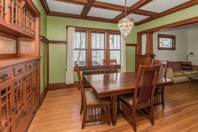 935 Saint Clair Avenue, Saint Paul, MN 55105