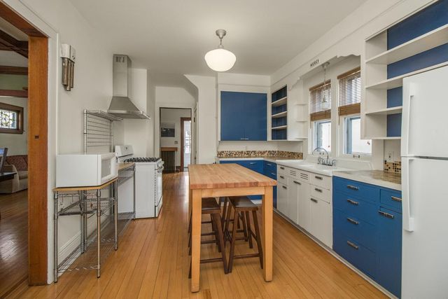 935 Saint Clair Avenue, Saint Paul, MN 55105