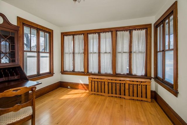 935 Saint Clair Avenue, Saint Paul, MN 55105