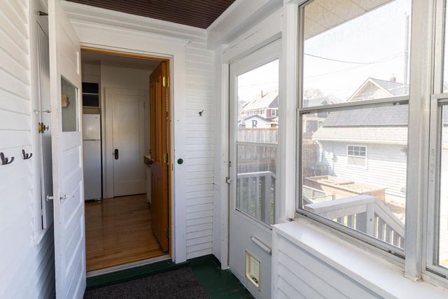 935 Saint Clair Avenue, Saint Paul, MN 55105