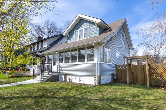 935 Saint Clair Avenue, Saint Paul, MN 55105