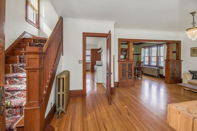 935 Saint Clair Avenue, Saint Paul, MN 55105