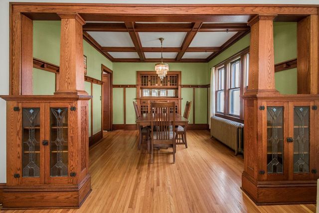 935 Saint Clair Avenue, Saint Paul, MN 55105