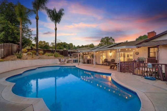 1845 Country Ln, Escondido, CA 92025