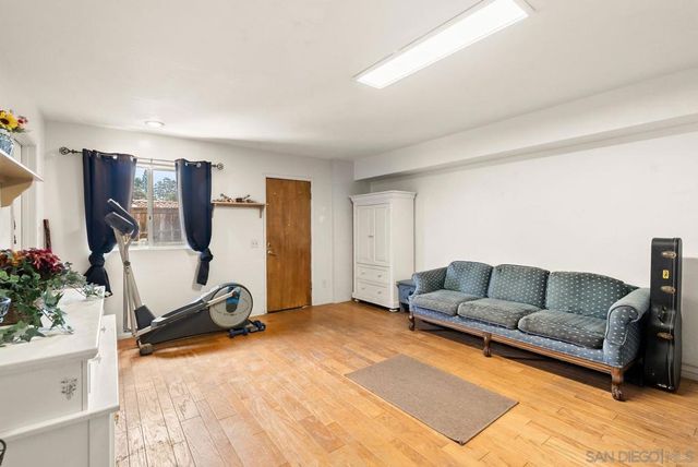 1845 Country Ln, Escondido, CA 92025