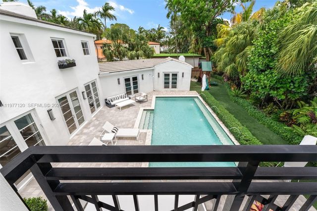 2887 Pine Tree Drive, Miami Beach, FL 33140