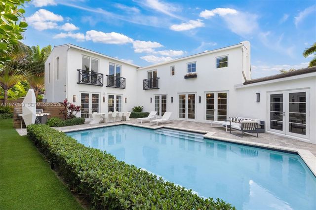 2887 Pine Tree Drive, Miami Beach, FL 33140