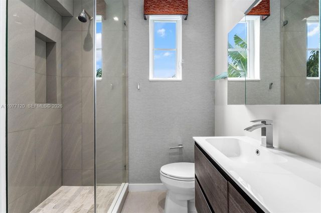 2887 Pine Tree Drive, Miami Beach, FL 33140