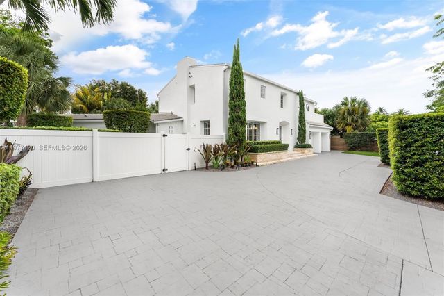 2887 Pine Tree Drive, Miami Beach, FL 33140
