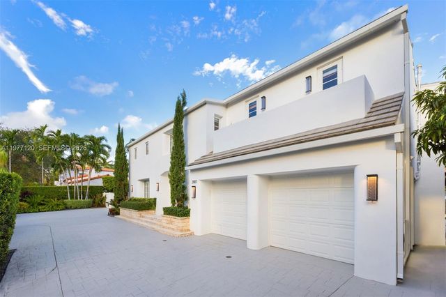 2887 Pine Tree Drive, Miami Beach, FL 33140