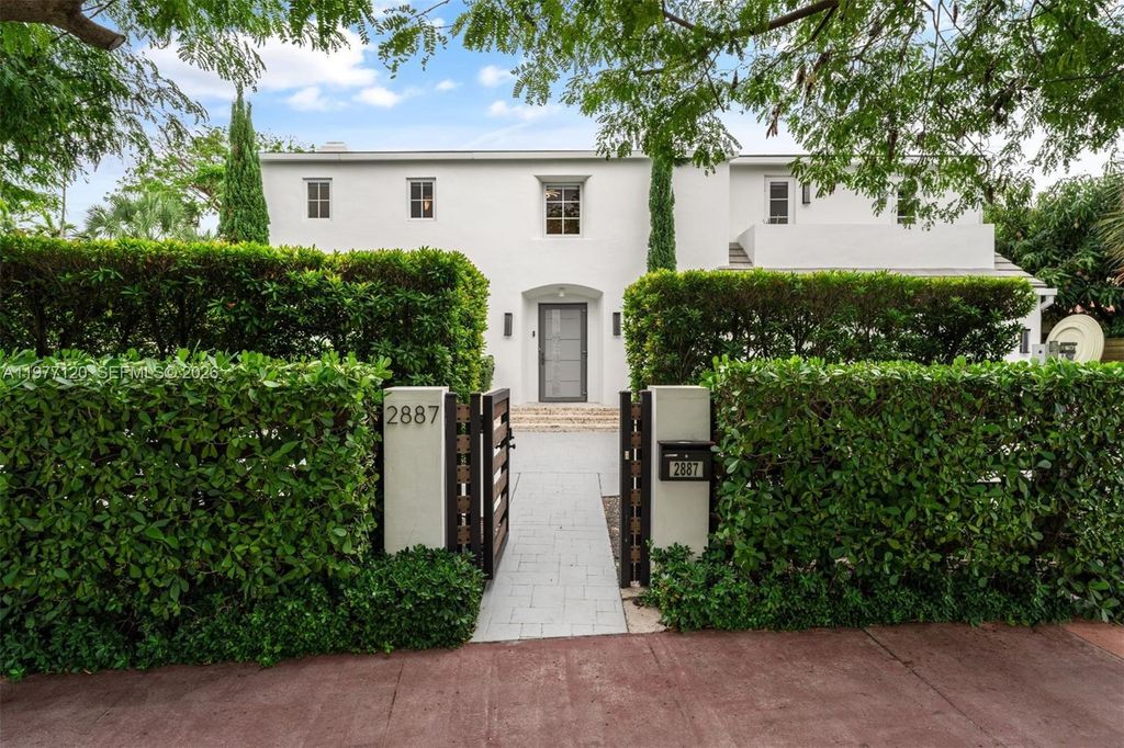 2887 Pine Tree Drive, Miami Beach, FL 33140