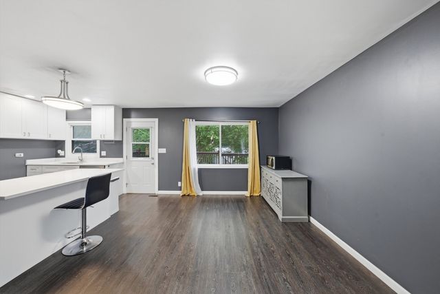 1204 Lincoln Court, Streamwood, IL 60107