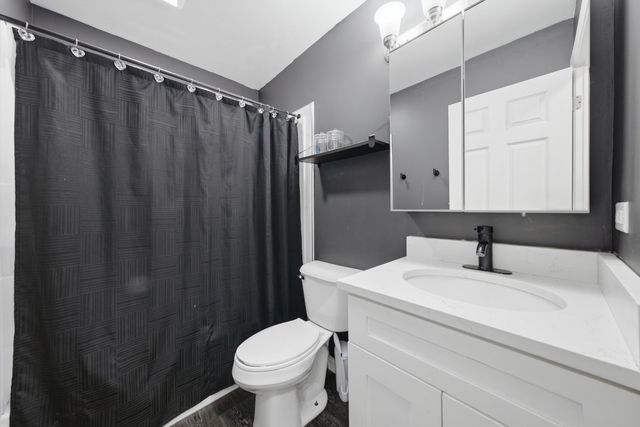 1204 Lincoln Court, Streamwood, IL 60107