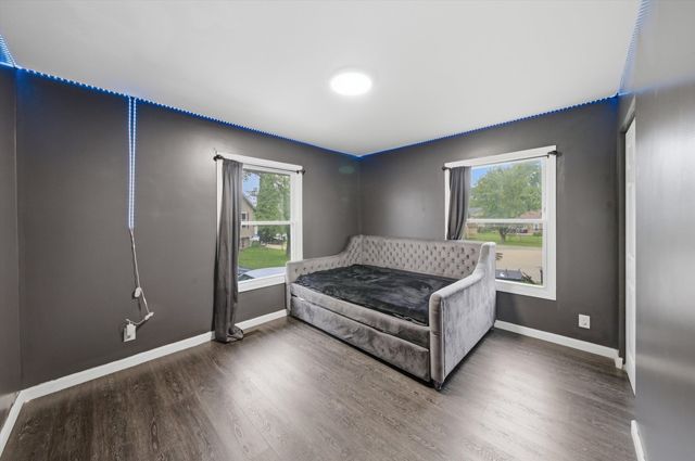1204 Lincoln Court, Streamwood, IL 60107