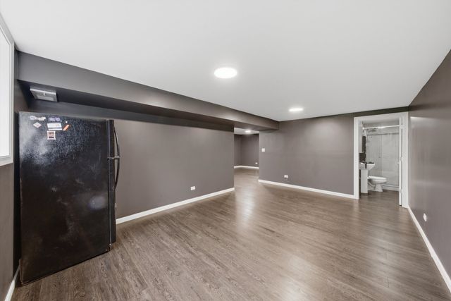 1204 Lincoln Court, Streamwood, IL 60107
