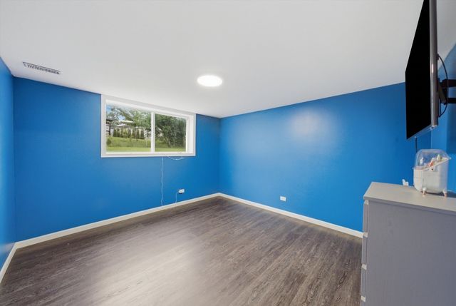 1204 Lincoln Court, Streamwood, IL 60107