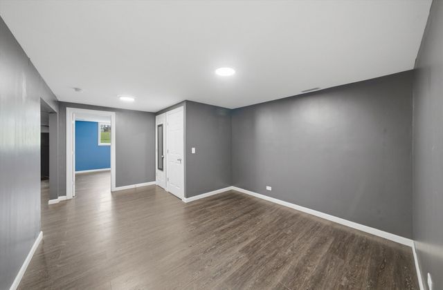1204 Lincoln Court, Streamwood, IL 60107