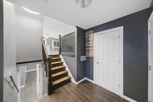 1204 Lincoln Court, Streamwood, IL 60107