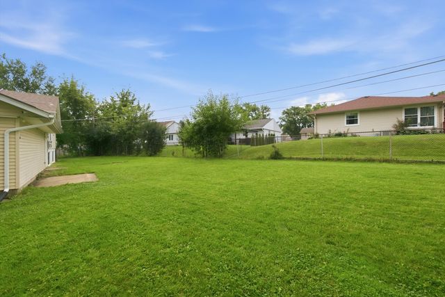 1204 Lincoln Court, Streamwood, IL 60107