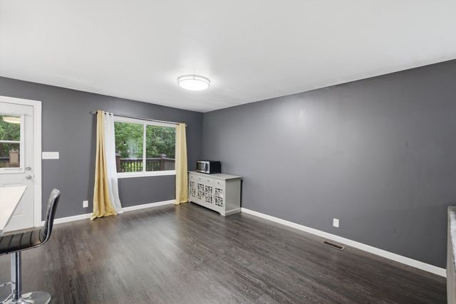 1204 Lincoln Court, Streamwood, IL 60107