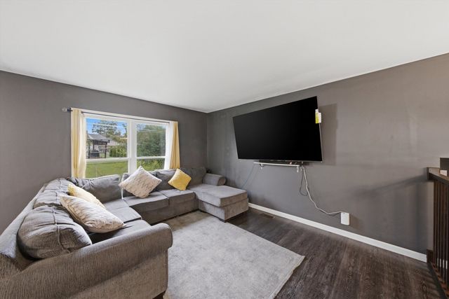 1204 Lincoln Court, Streamwood, IL 60107