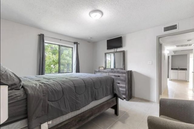 7431 Holly Hill Drive 206, Dallas, TX 75231