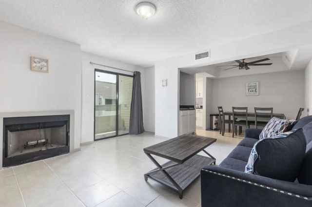 7431 Holly Hill Drive 206, Dallas, TX 75231