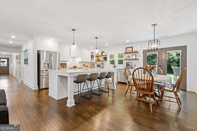2165 Lower Roswell Road, Marietta, GA 30068