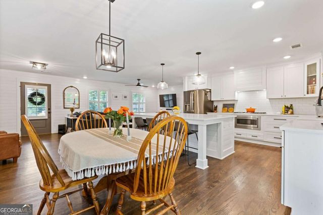 2165 Lower Roswell Road, Marietta, GA 30068