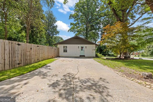 2165 Lower Roswell Road, Marietta, GA 30068