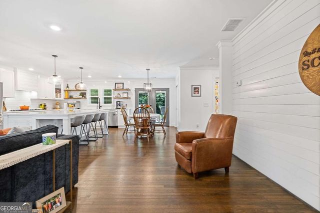 2165 Lower Roswell Road, Marietta, GA 30068