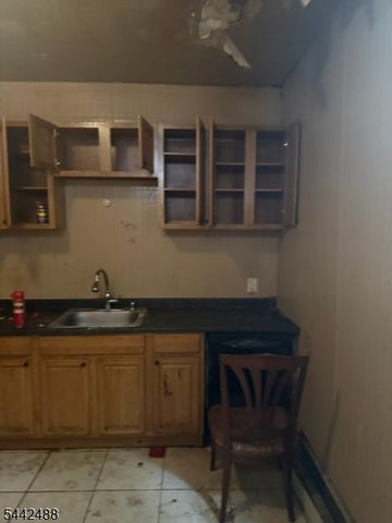 17 Wakeman Ave, Newark City, NJ 07104