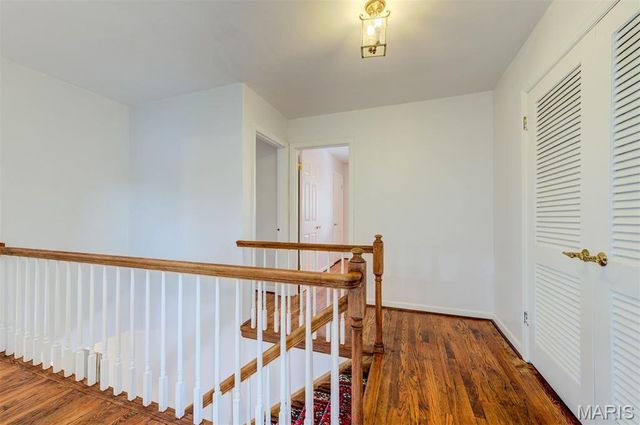 8016 Davis Drive, St Louis, MO 63105
