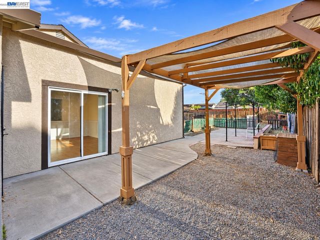 5522 Firestone Rd, Livermore, CA 94551