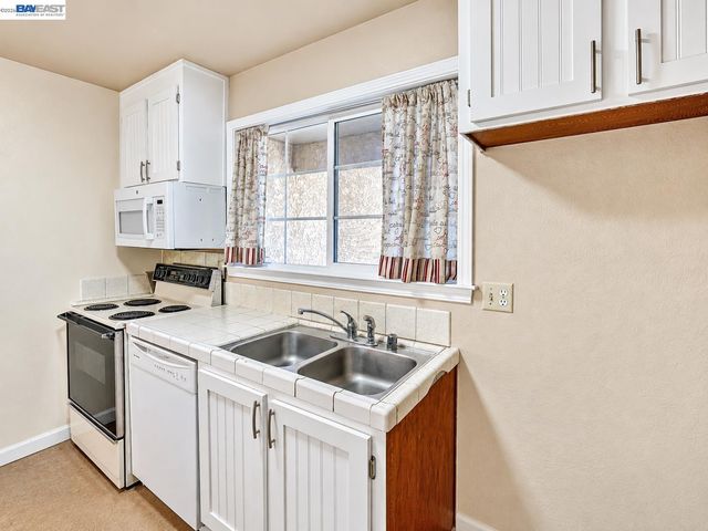 5522 Firestone Rd, Livermore, CA 94551
