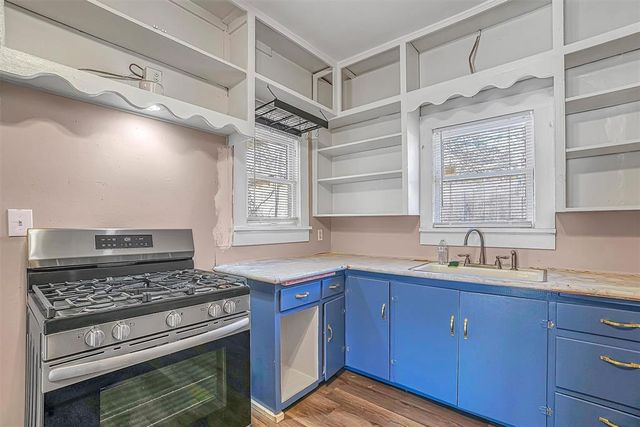 412 S 11th Street, Clinton, OK 73601