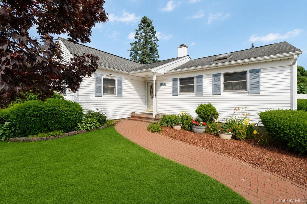 119 Stuyvesant Drive, Port Jefferson Station, NY 11776