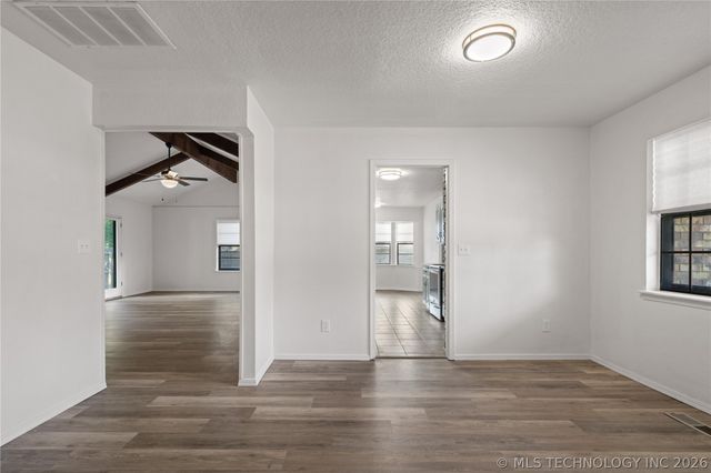 1929 W Oakridge Street, Broken Arrow, OK 74012