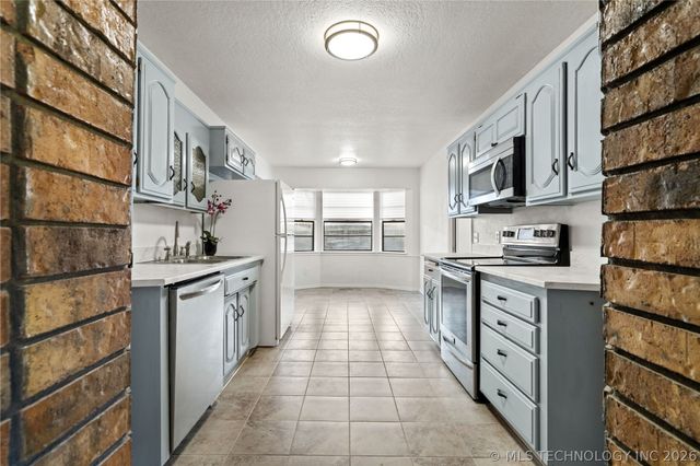 1929 W Oakridge Street, Broken Arrow, OK 74012