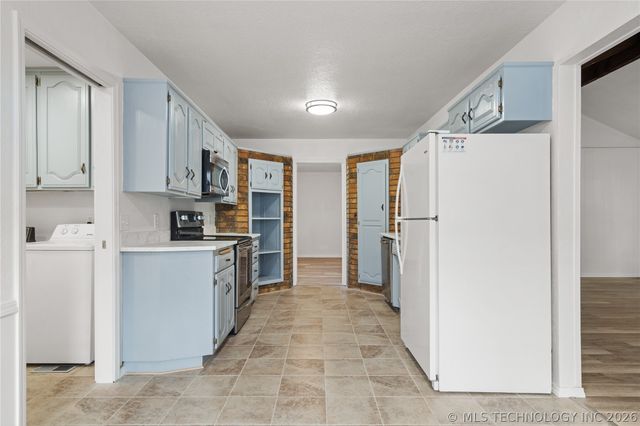 1929 W Oakridge Street, Broken Arrow, OK 74012