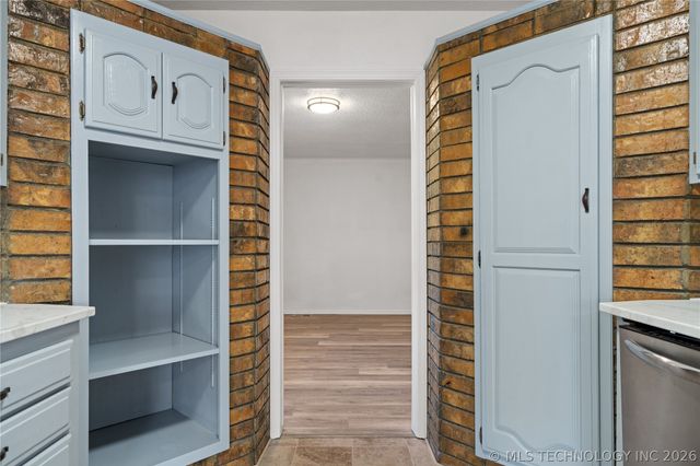 1929 W Oakridge Street, Broken Arrow, OK 74012
