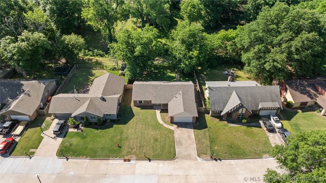 1929 W Oakridge Street, Broken Arrow, OK 74012