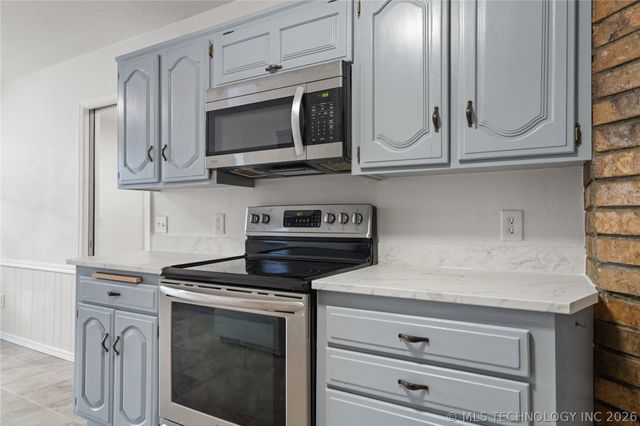 1929 W Oakridge Street, Broken Arrow, OK 74012