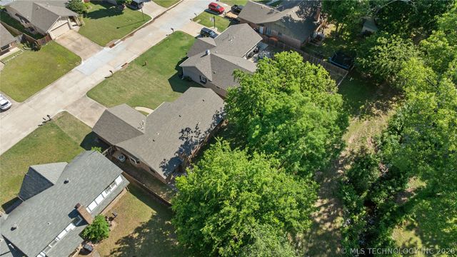 1929 W Oakridge Street, Broken Arrow, OK 74012