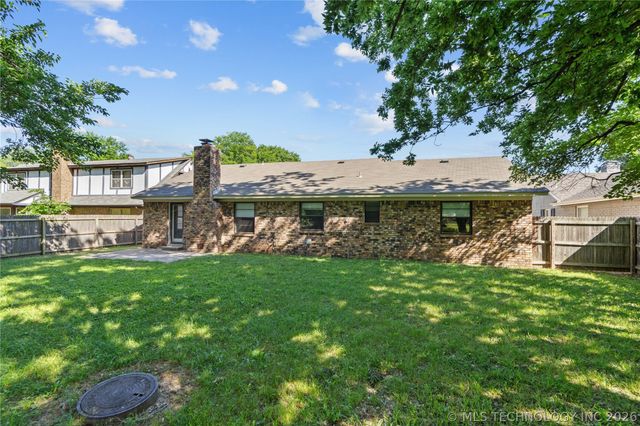 1929 W Oakridge Street, Broken Arrow, OK 74012
