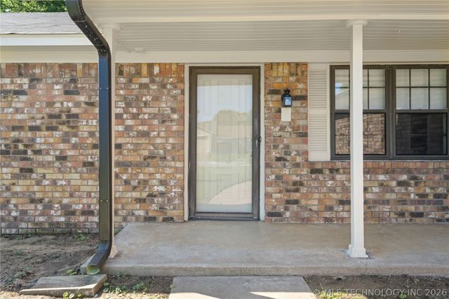 1929 W Oakridge Street, Broken Arrow, OK 74012