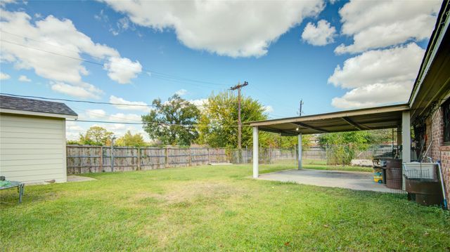 806 Coolwood Drive, Houston, TX 77013